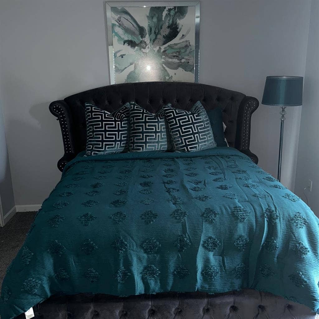 Comfy Room with private bathroom!