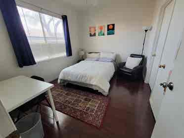 Looking for room mate