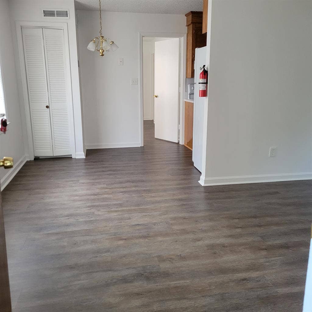 One bedroom apartment available now