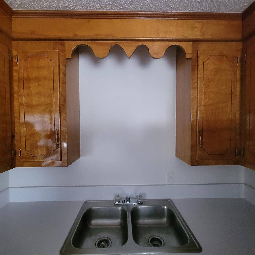 One bedroom apartment available now