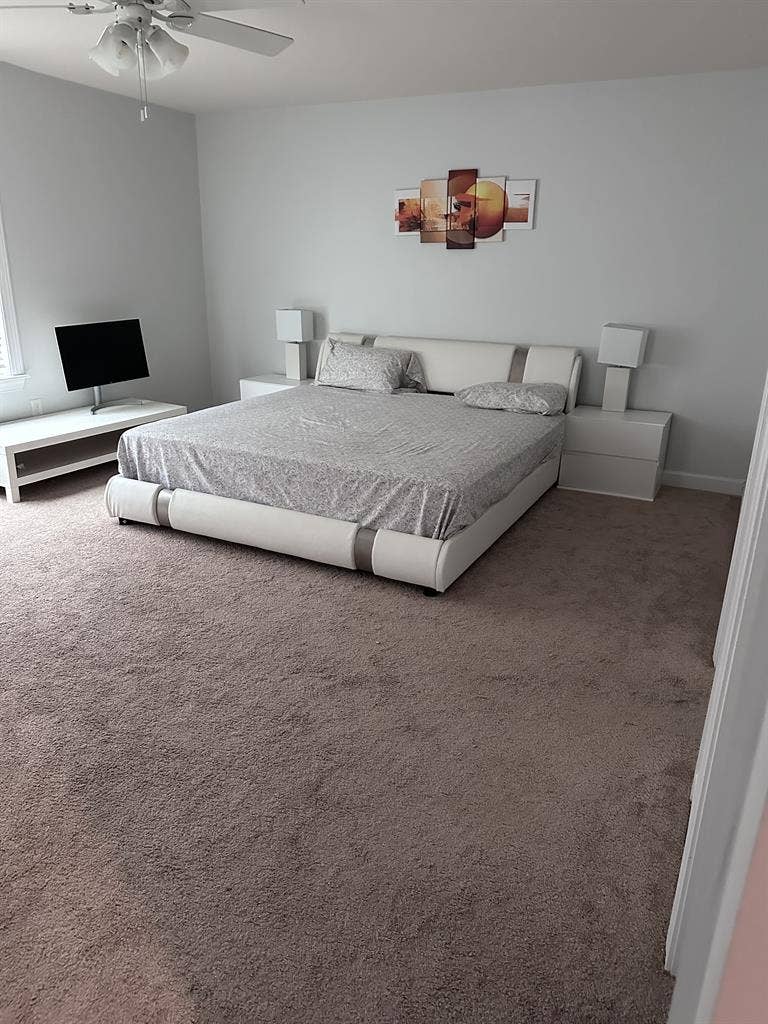Room for Rent (Preferably Female)