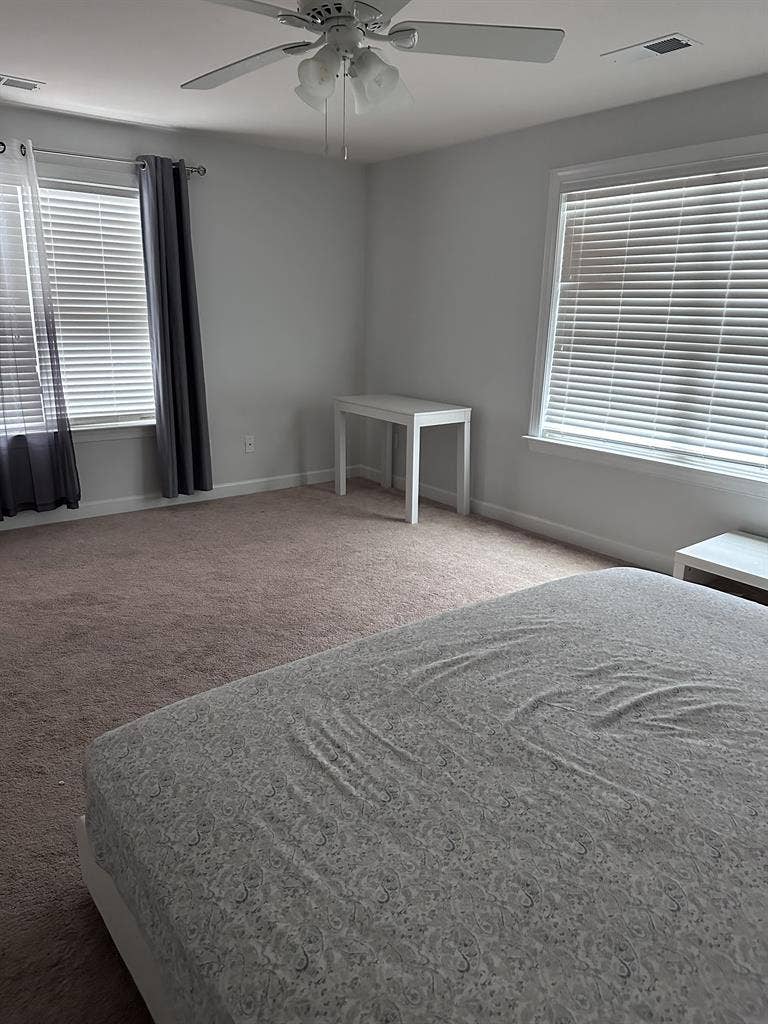 Room for Rent (Preferably Female)