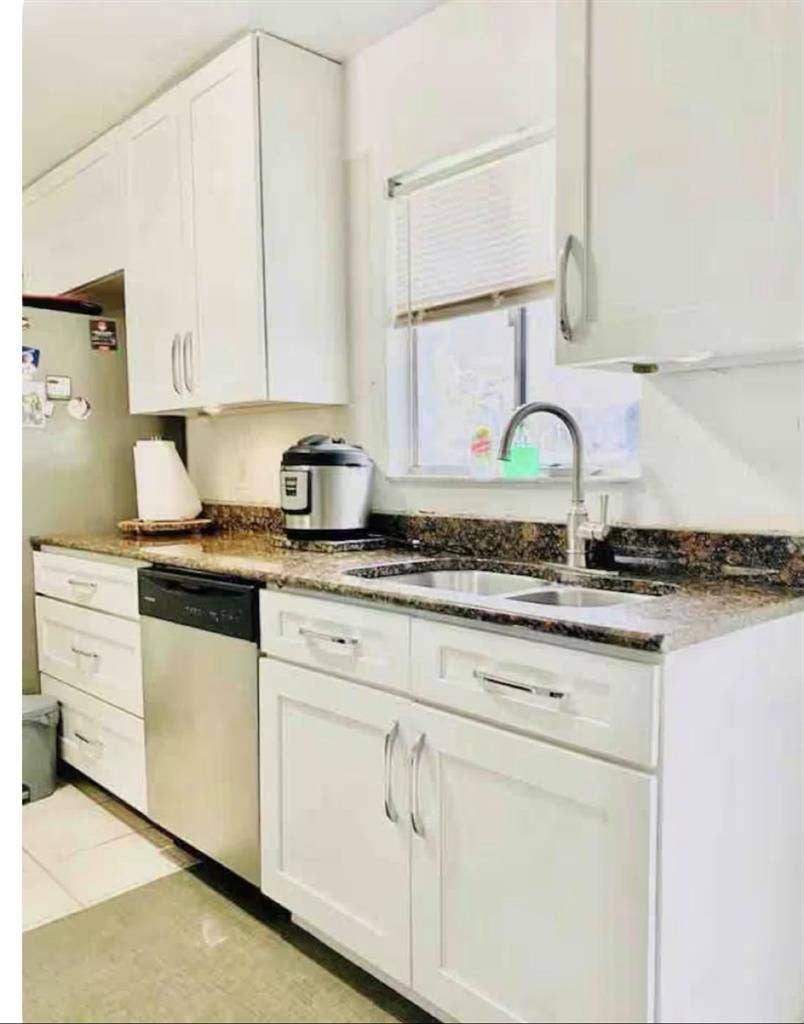 Furnished Room w/ bathroom