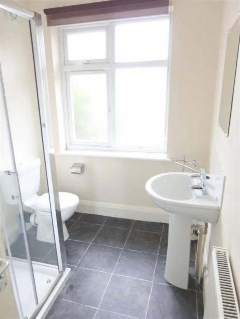 £ double bedroom