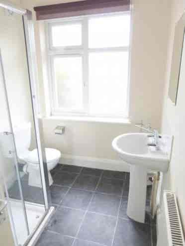 £  double bedroom