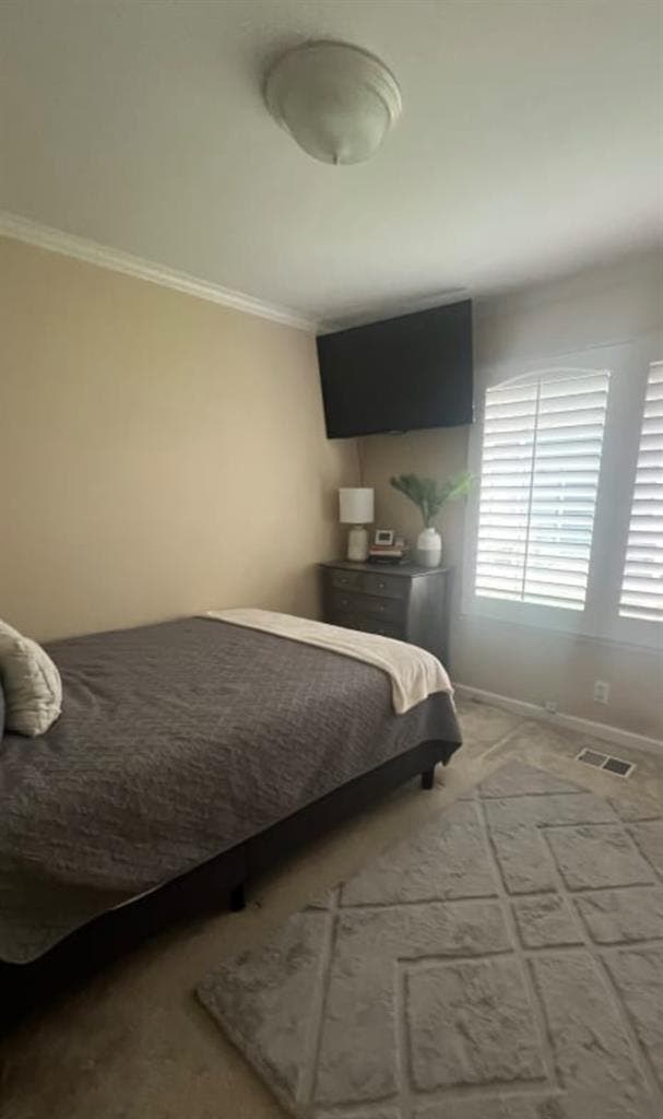 Charming furnished room for rent