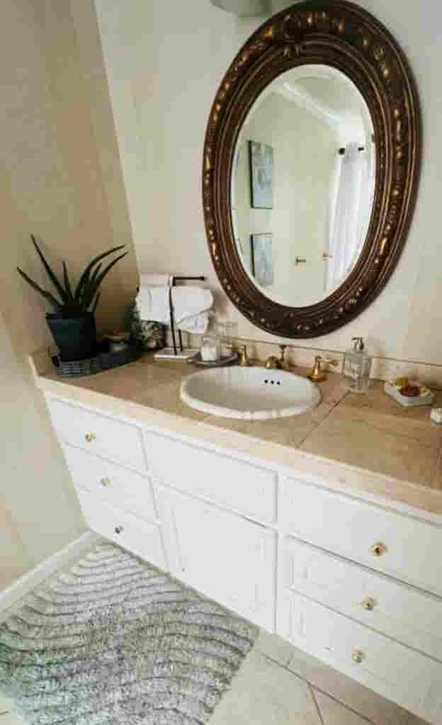 Charming furnished room for rent