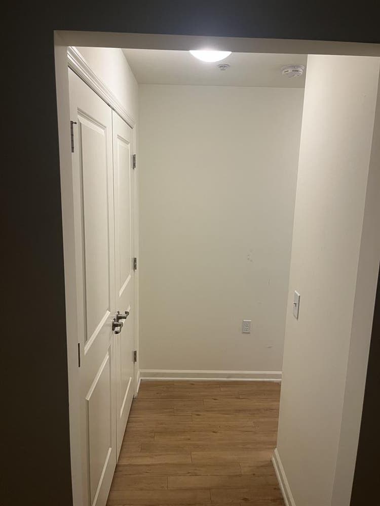 Private BR + Bath in Townhouse