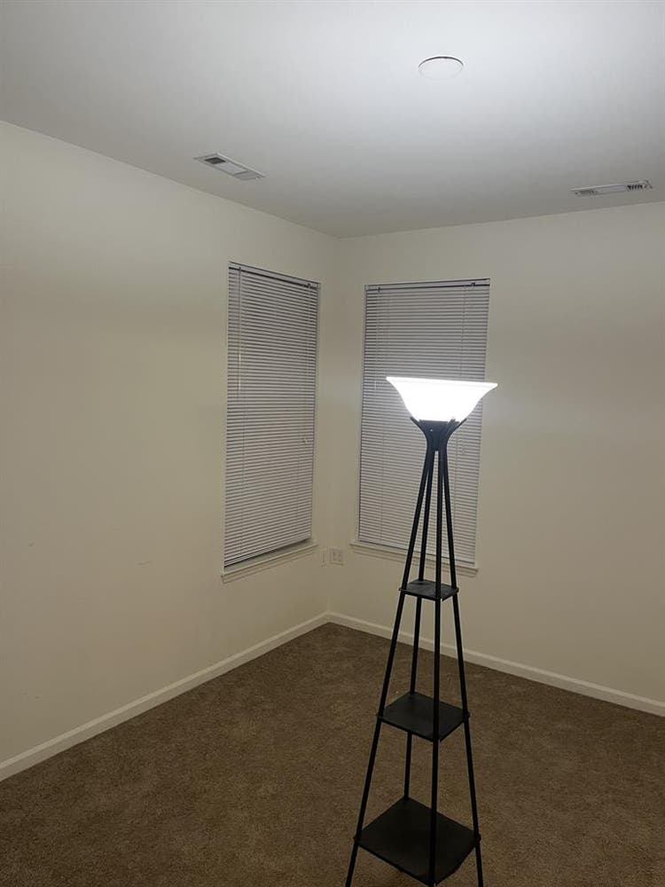 Private BR + Bath in Townhouse