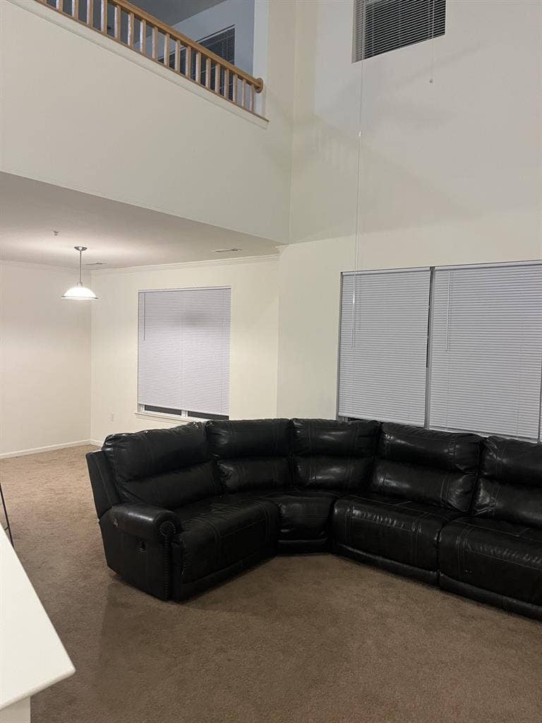Private BR + Bath in Townhouse