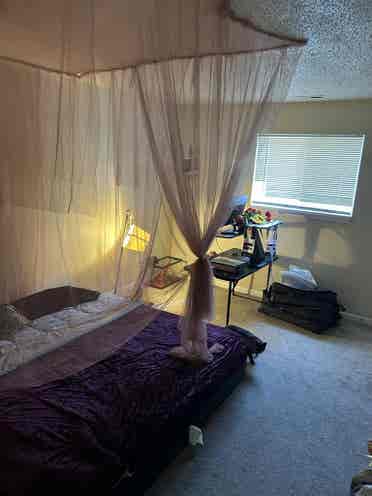 Room for rent with washer and dryer