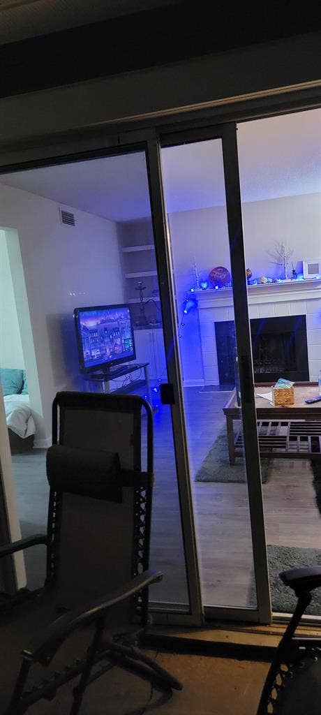 Looking for a roommate