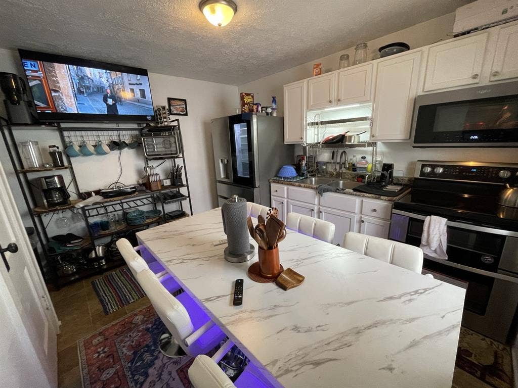 Free Utilities/CableTV/Wi-Fi & More