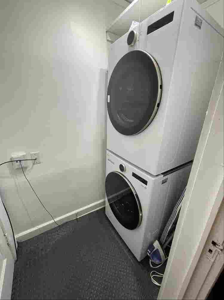FULL FURNISHED ROOM & BIG SCREEN TV