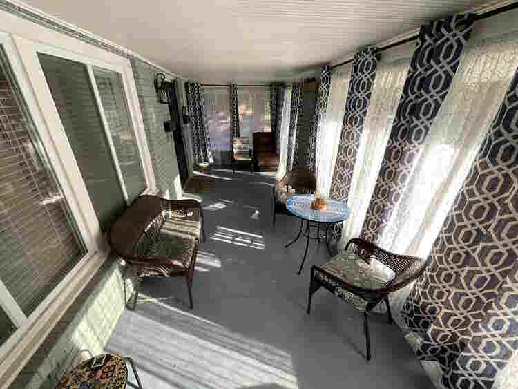 FULL FURNISHED ROOM & BIG SCREEN TV