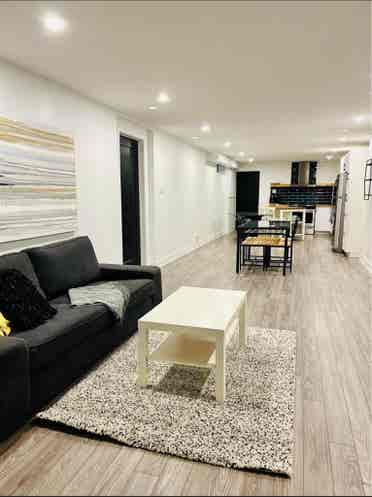 Room for rent / roommate/ chambre a