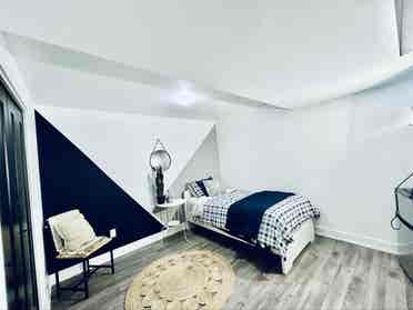 Room for rent / roommate/ chambre a