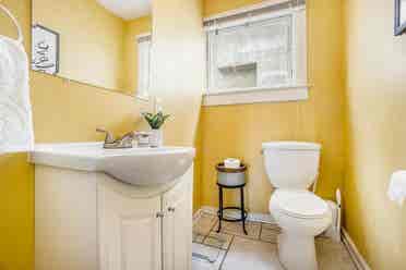 Central Business / Vine Shared Home