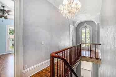 Central Business / Vine Shared Home