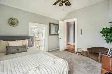 Central Business / Vine Shared Home
