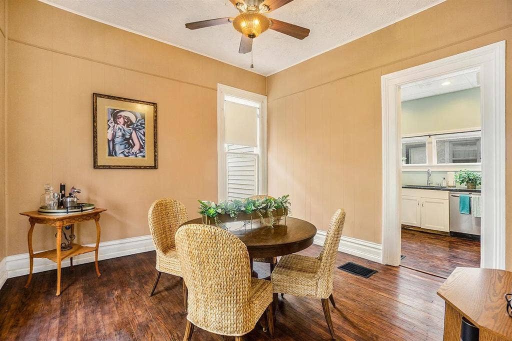 Central Business / Vine Shared Home