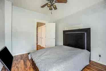 Central Business / Vine Shared Home