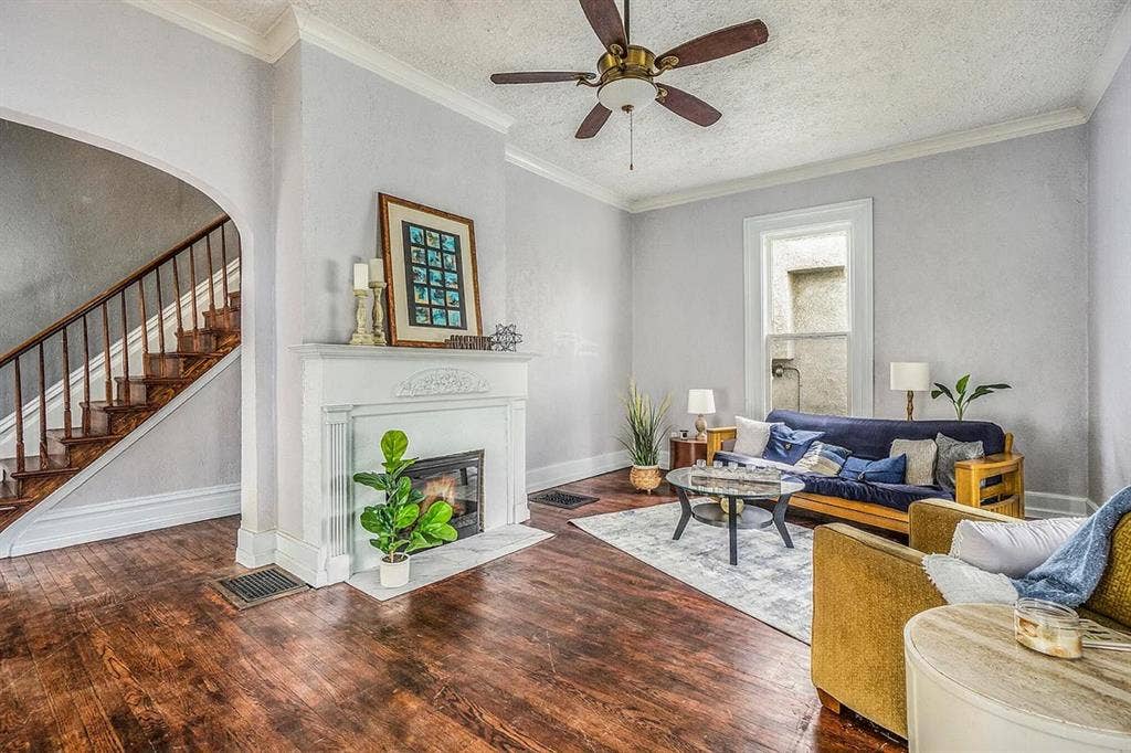 Central Business / Vine Shared Home