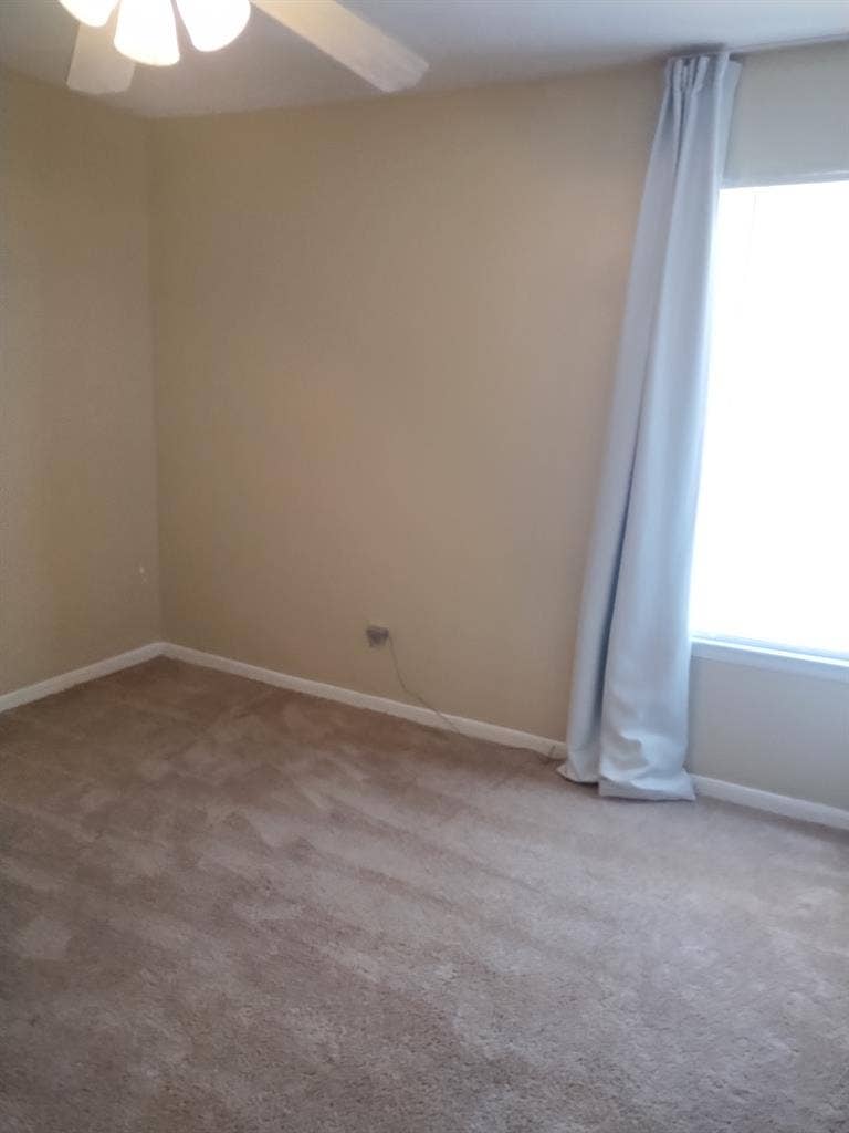 Room available now