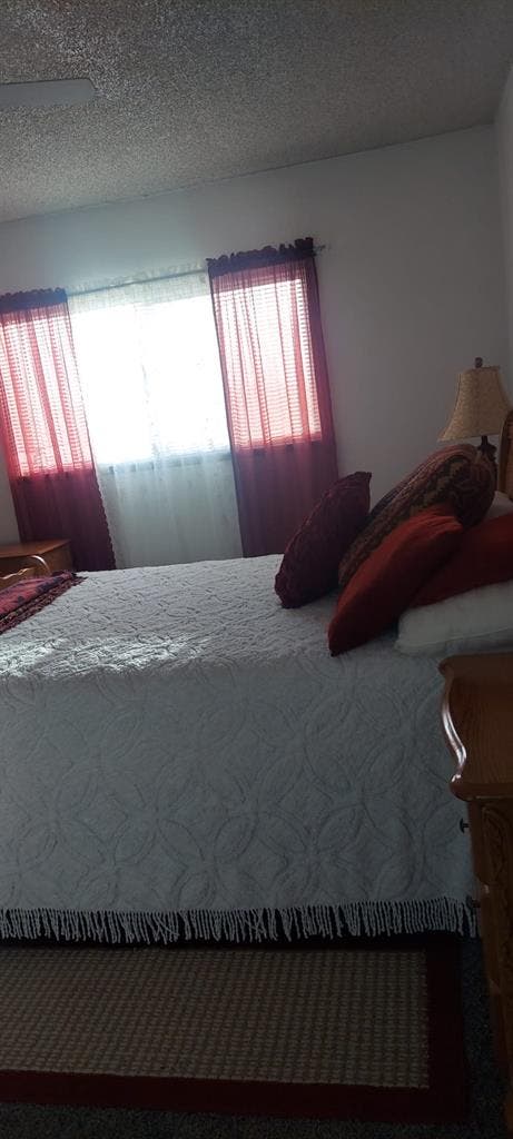 Master bedroom for rent