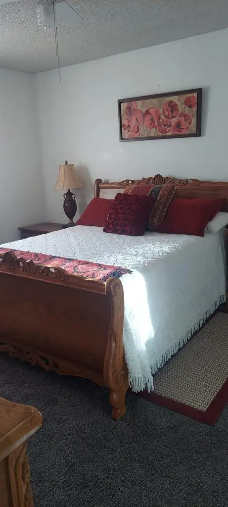 Master bedroom for rent