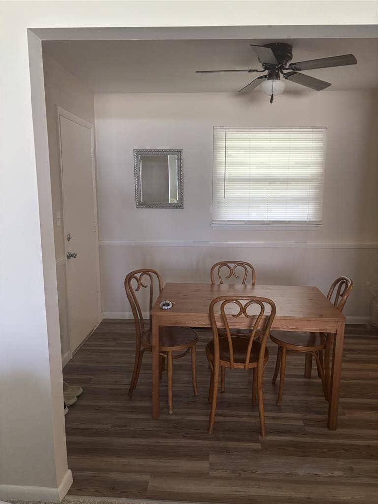Rooms for rent!!