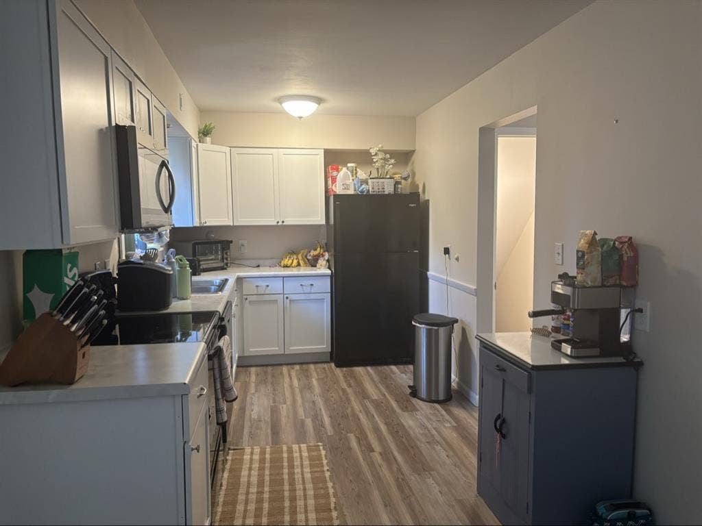 Rooms for rent!!