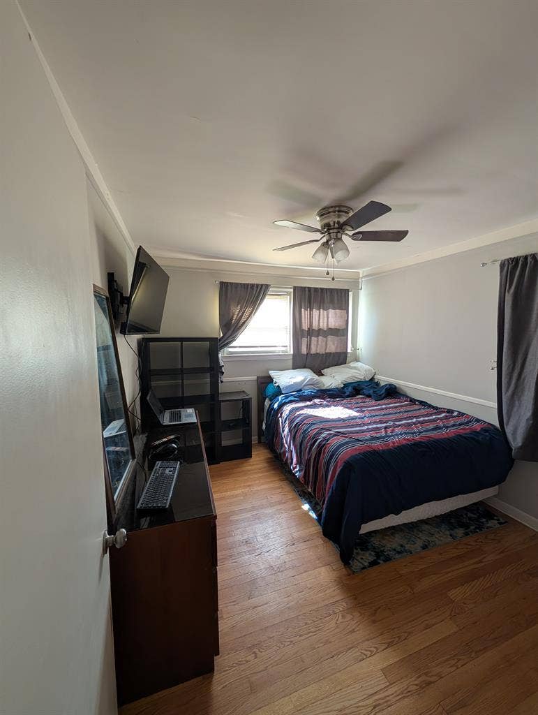Furnished room in north Warren