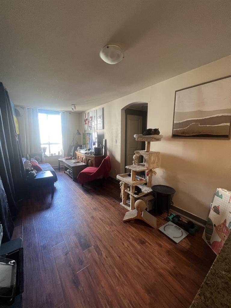 Furnished Master bedroom In Van