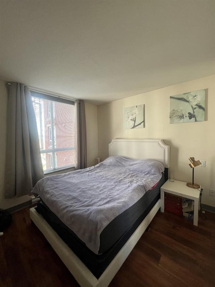 Furnished Master bedroom In Van