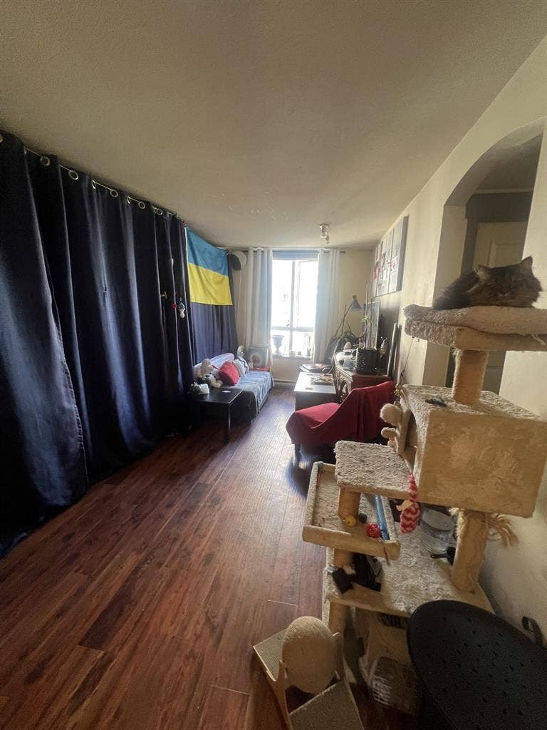 Furnished Master bedroom In Van