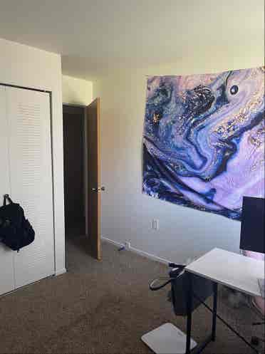 Room for Rent ~ Cozy and Clean!