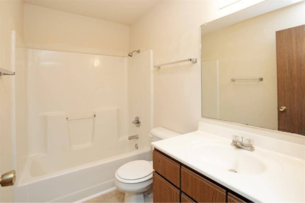 1 Female SUBLET Roommate SEARCH