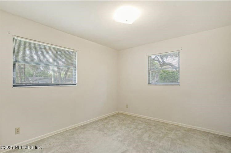 Room for rent in Jacksonville