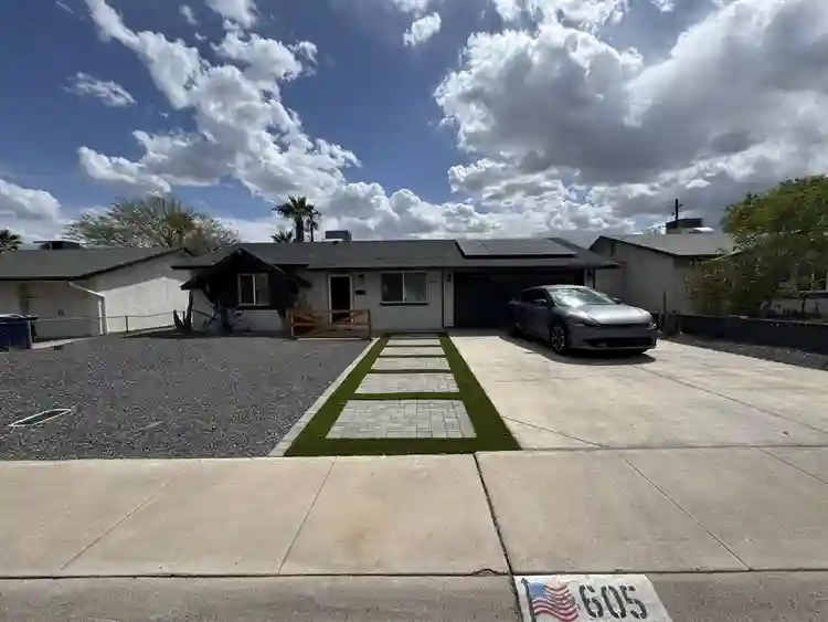 2 rooms available in cozy home