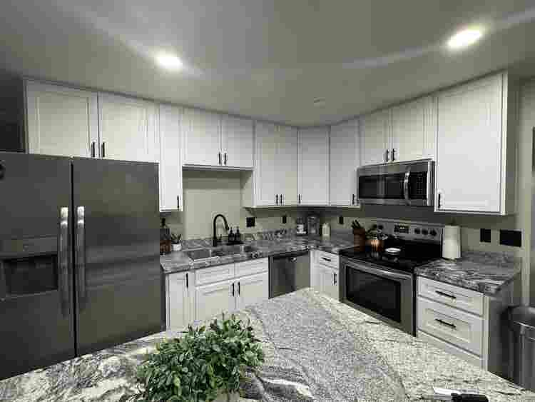 2 rooms available in cozy home
