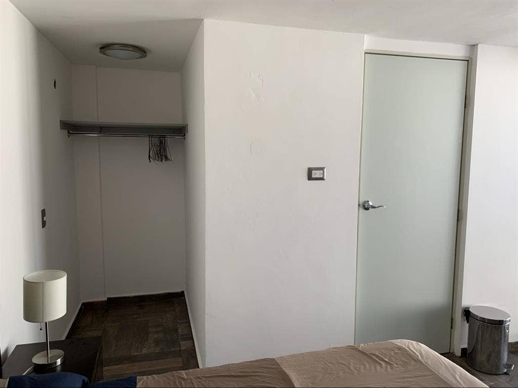 Se renta habitación amueblada