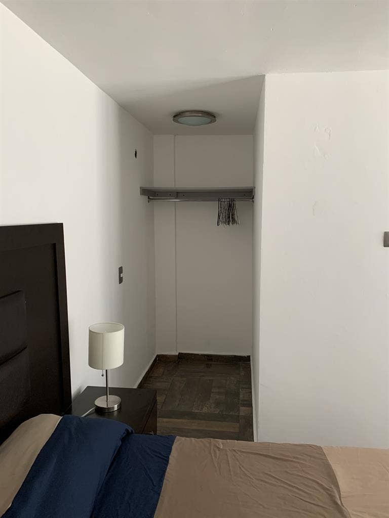 Se renta habitación amueblada
