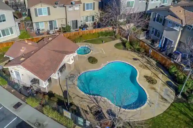 Private Room/Bath-Free Gym/Internet