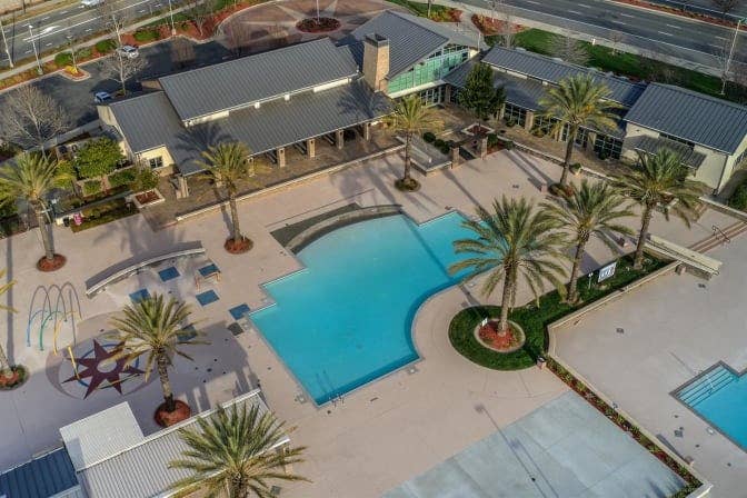 Private Room/Bath-Free Gym/Internet