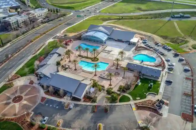 Private Room/Bath-Free Gym/Internet