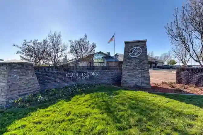 Private Room/Bath-Free Gym/Internet