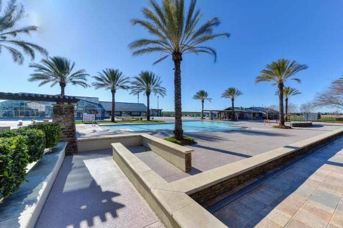 Private Room/Bath-Free Gym/Internet