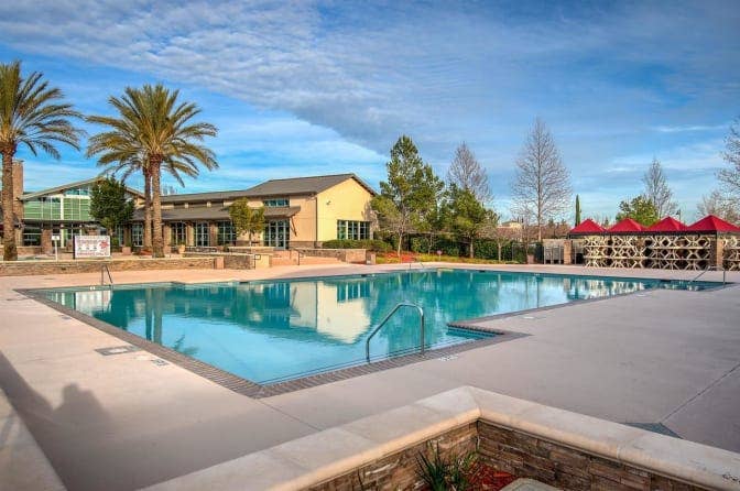 Private Room/Bath-Free Gym/Internet