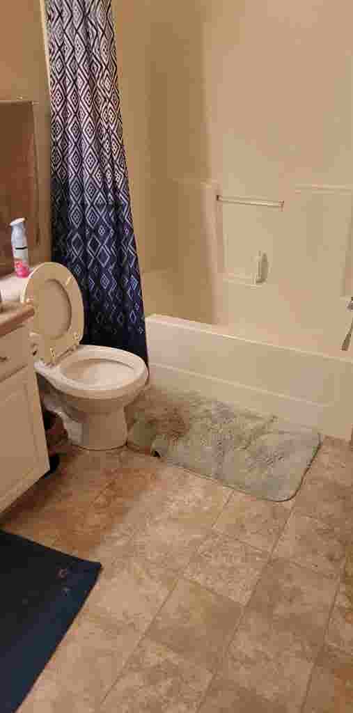 Large bedroom/own bathroom/view